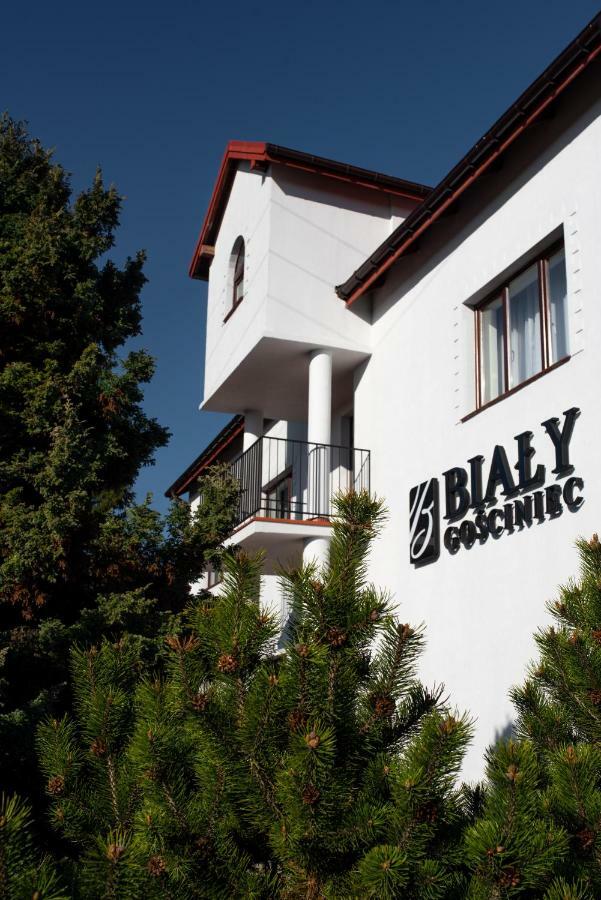 Отель Bialy Gosciniec Цеханув Экстерьер фото